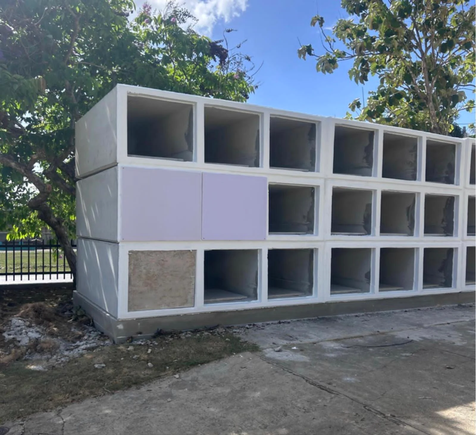 Instalación de nichos prefabricados